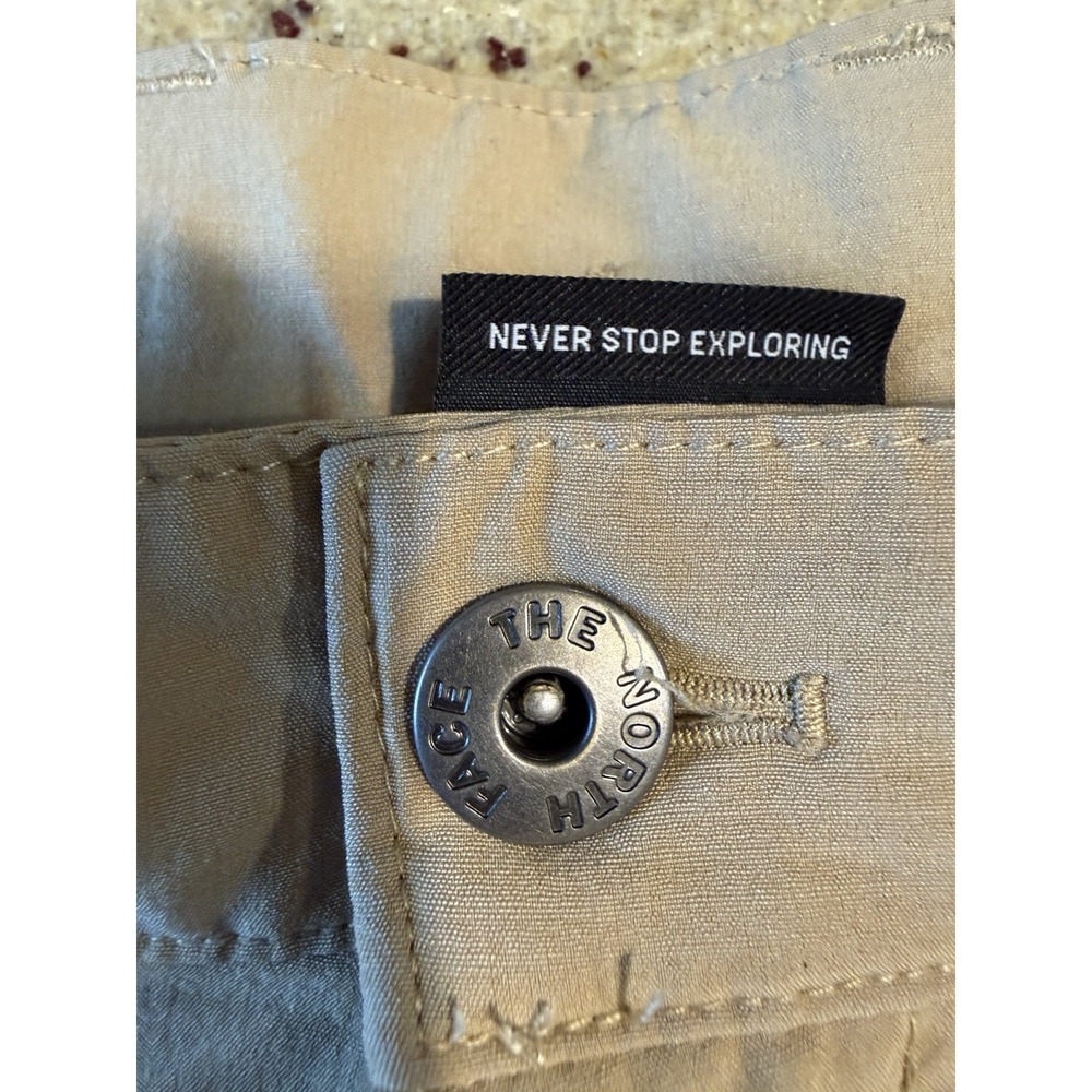 Men's The North Face Hiking Shorts Size 40 Tan - Picture 3 of 9